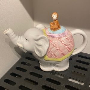 Vintage Elephant And Monkey Teapot Ceramic 3 Cup Tea Pot
